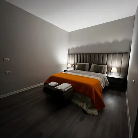 アパート Bejart 1 ティラナ